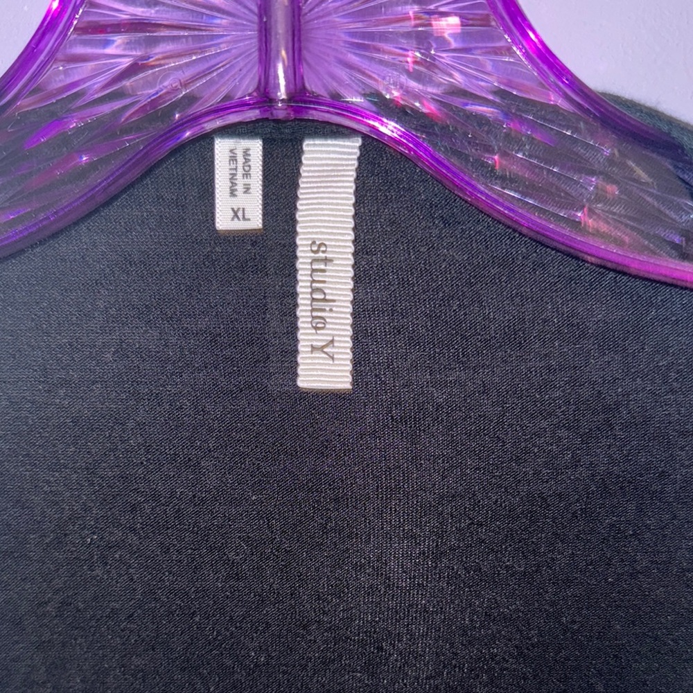 Studio Y Ruffle Shawl 🐦‍⬛ - Picture 6 of 6
